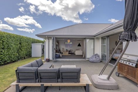 Photo of property in 15 Whitau Place, Marshland, Christchurch, 8083