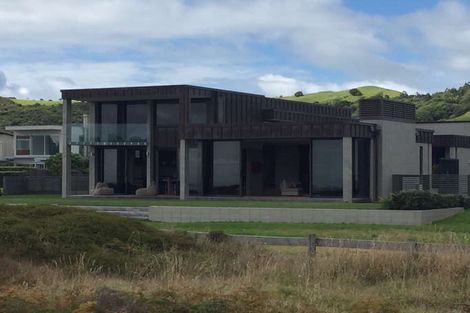 Photo of property in 33 Taumata Road, Omaha, 0986