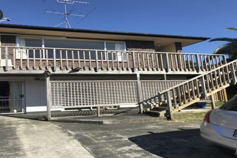 Photo of property in 1/46 John Dee Crescent, Red Beach, 0932