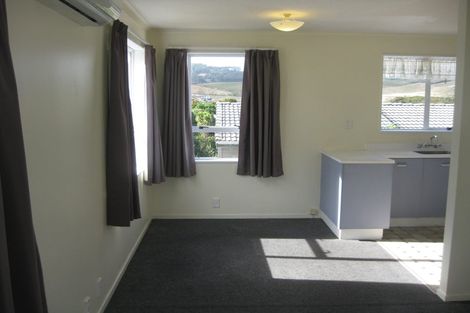 Photo of property in 72a Guadeloupe Crescent, Grenada Village, Wellington, 6037