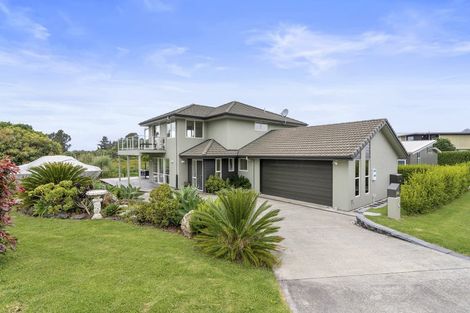 Photo of property in 100 Estuary View, Whangamata, 3620