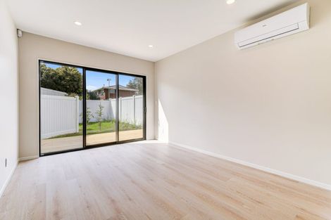 Photo of property in 40 Allington Road, Massey, Auckland, 0614