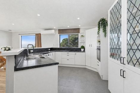 Photo of property in 128 Pikarere Street, Titahi Bay, Porirua, 5022