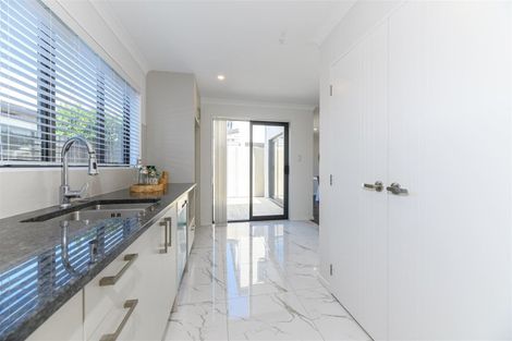 Photo of property in 166b Ennis Avenue, Pakuranga Heights, Auckland, 2010