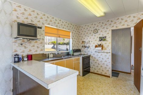 Photo of property in 50 Queens Road, Waikanae Beach, Waikanae, 5036