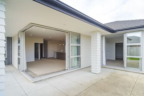 Photo of property in 162 Pacific Drive, Fitzherbert, Palmerston North, 4410