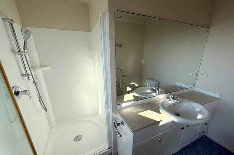 Photo of property in 16 Provence Esplanade, Te Atatu Peninsula, Auckland, 0610