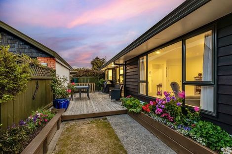 Photo of property in 2/45 Brunswick Street, Hutt Central, Lower Hutt, 5010