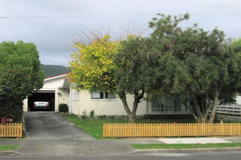 Photo of property in 64 Rimu Street, Waikanae, 5036