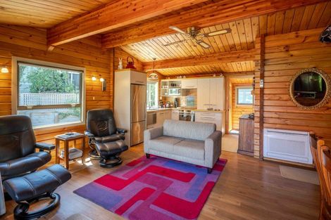 Photo of property in 8 Bayview Crescent, Duvauchelle, 7581