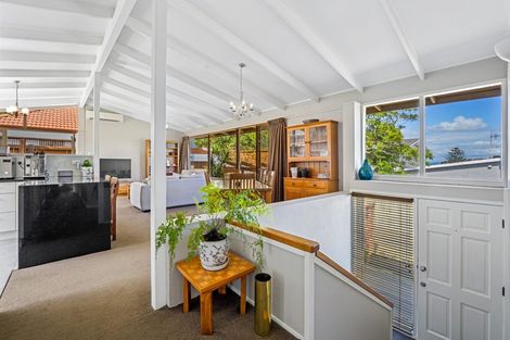 Photo of property in 1/529 Beach Road, Murrays Bay, Auckland, 0630