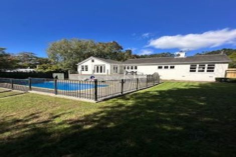 Photo of property in 7 Chatsworth Road, Silverstream, Upper Hutt, 5019