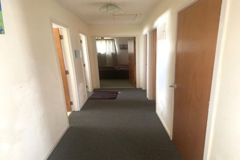 Photo of property in 20 Foyle Place, Glendene, Auckland, 0602