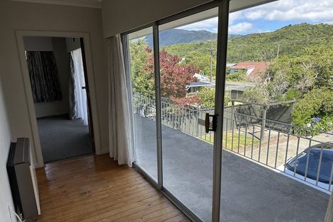 Photo of property in 128 Waikawa Road, Picton, 7220
