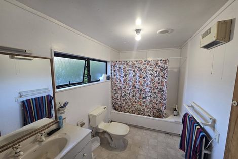 Photo of property in 7 Silverton Place, Churton Park, Wellington, 6037