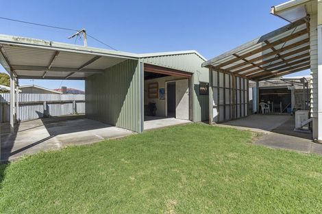 Photo of property in 21 Battiscombe Terrace, Waitara, 4320