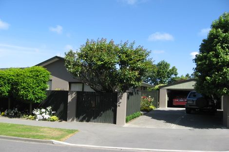 Photo of property in 21 Harkness Place, Avonhead, Christchurch, 8042