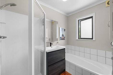 Photo of property in 57a Forrest Hill Road, Milford, Auckland, 0620