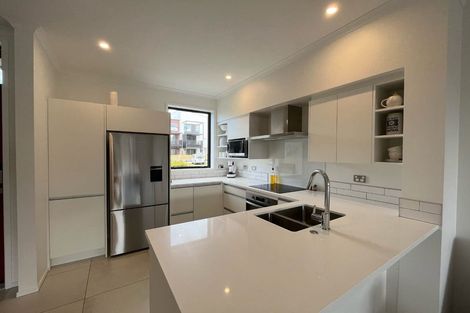 Photo of property in 18 Hobsonville Point Road, Hobsonville, Auckland, 0616