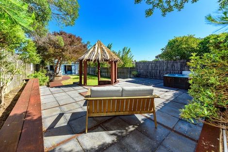 Photo of property in 16 Tovey Street, New Brighton, Christchurch, 8061