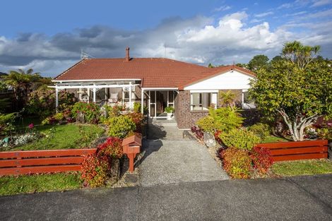 Photo of property in 134 Chelsea View Drive, Chatswood, Auckland, 0626
