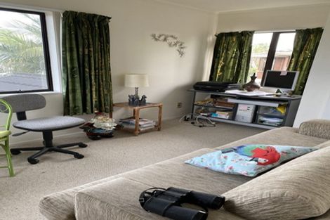 Photo of property in 34 St Annes Crescent, Wattle Downs, Auckland, 2103