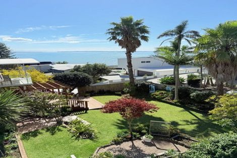 Photo of property in 1 Rangitoto View Road, Cockle Bay, Auckland, 2014