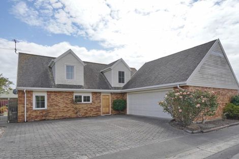 Photo of property in 35 Beauford Place, Parklands, Christchurch, 8083