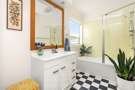 Photo of property in 1a Valley Road, Mount Maunganui, 3116