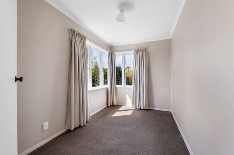 Photo of property in 4 Holford Street, Westown, New Plymouth, 4310
