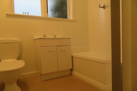 Photo of property in 8 Hollard Grove, Avalon, Lower Hutt, 5011