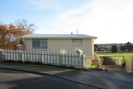 Photo of property in 12 Cambridge Terrace, East Gore, Gore, 9710