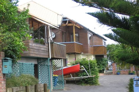 Photo of property in 2/86 Island Bay Road, Beach Haven, Auckland, 0626
