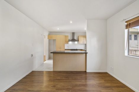 Photo of property in 16a Becroft Drive, Forrest Hill, Auckland, 0620