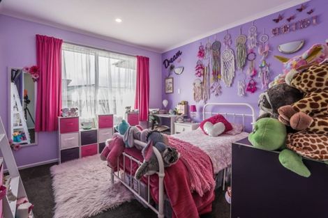 Photo of property in 5 Walton Road, Paraparaumu Beach, Paraparaumu, 5032