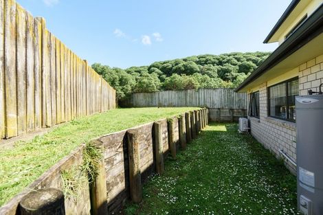 Photo of property in 12 Mediterranean Way, Goodwood Heights, Auckland, 2105