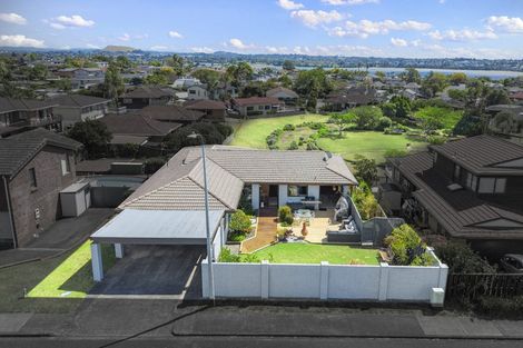 Photo of property in 37 Pigeon Mountain Road, Half Moon Bay, Auckland, 2012