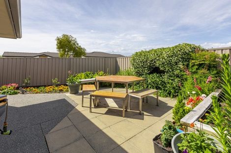 Photo of property in 2 Arthur Close, Clive, 4102