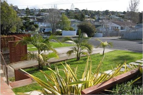 Photo of property in 2/48 Gordon Avenue, Milford, Auckland, 0620