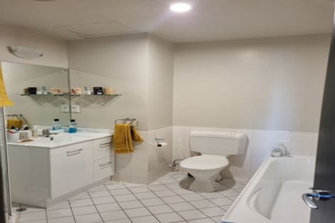 Photo of property in Grandstand Apartments, 8/80 Kent Terrace, Mount Victoria, Wellington, 6011