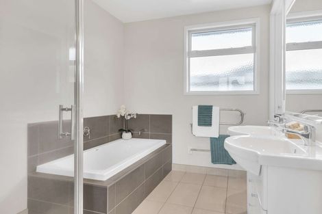 Photo of property in 129 Victory Drive, Wharewaka, Taupo, 3330