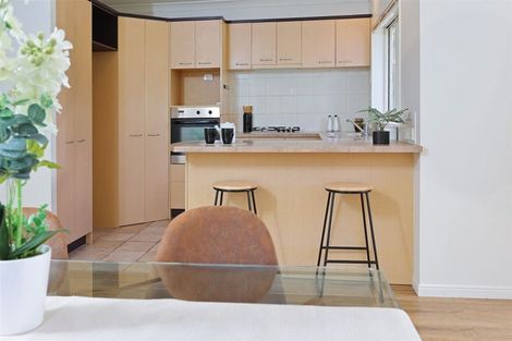 Photo of property in 6 Lantern Court, Henderson, Auckland, 0612