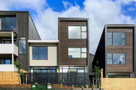 Photo of property in 5/15 Chivalry Road, Glenfield, Auckland, 0629