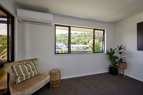 Photo of property in 37a Kotare Place, South Bay, Kaikoura, 7300