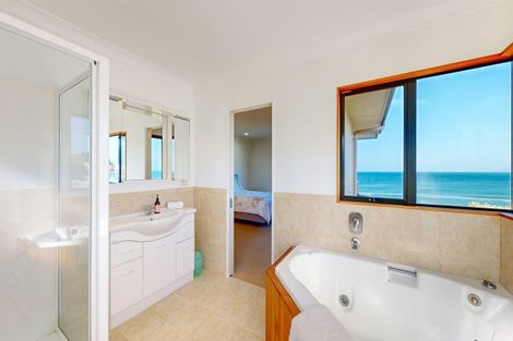 Photo of property in 5 Kon Tiki Road, Whiritoa, Whangamata, 3691