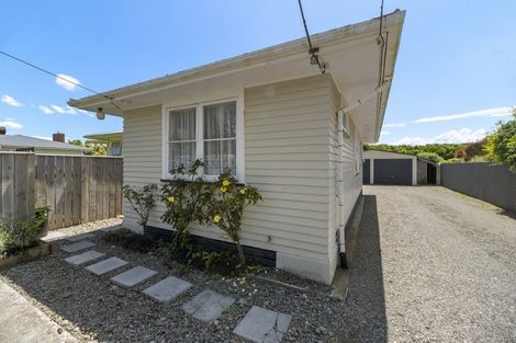 Photo of property in 4 Wera Street, Hawera, 4610