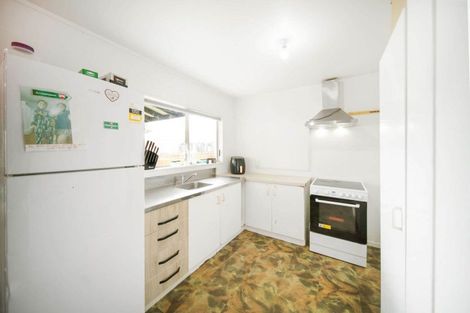 Photo of property in 1/142 Shifnal Drive, Randwick Park, Auckland, 2105