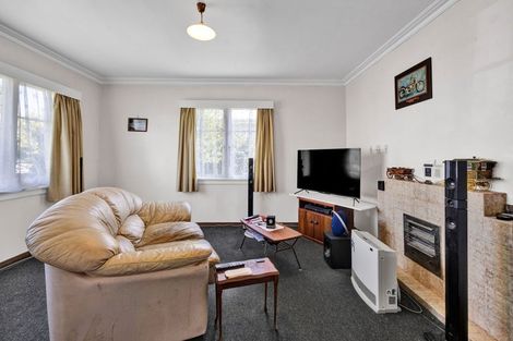 Photo of property in 8 Wellington Street, Hawera, 4610