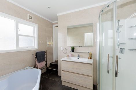 Photo of property in 16 City View Grove, Harbour View, Lower Hutt, 5010