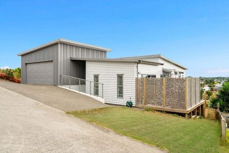 Photo of property in 155 Keri Vista Rise, Papakura, 2110